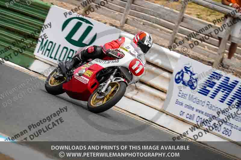 Vintage motorcycle club;eventdigitalimages;mallory park;mallory park trackday photographs;no limits trackdays;peter wileman photography;trackday digital images;trackday photos;vmcc festival 1000 bikes photographs